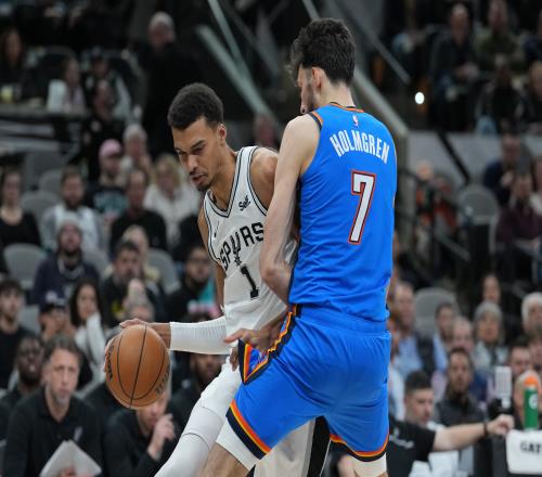 詹姆斯,力斩西蒙斯,浓眉休战制,PG电子官网,PG电子试玩,PG电子模拟器,PG电子平台,PG电子下载