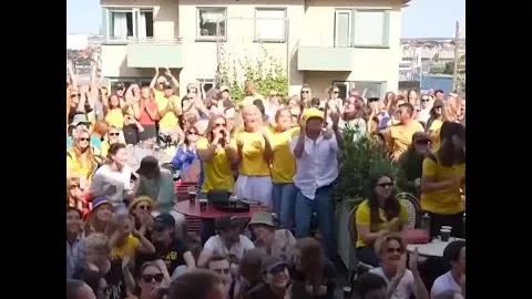 库里半场狂得32分刷新六大纪录：与詹皇并肩，逼近科比，独占历史8+三分半场最高宝座